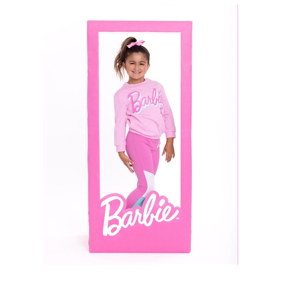 Barbie - Picture 2 of 10